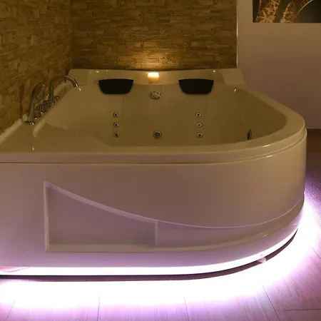 La Perla & Nocleg ze śniadaniem 3*