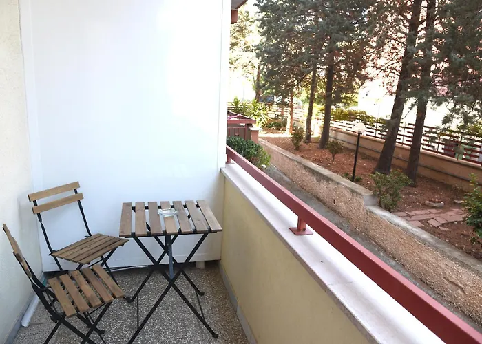 La Perla & לינה וארוחת בוקר בארי