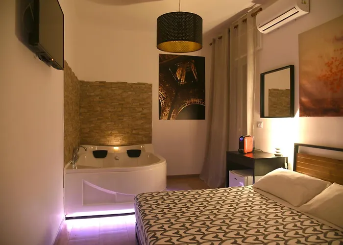 לינה וארוחת בוקר La Perla & 3*